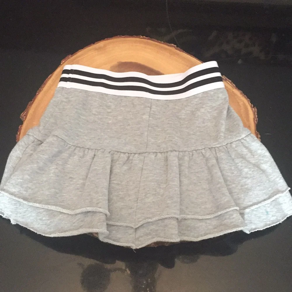Justice‎ skort grey with sequins star size 6/7